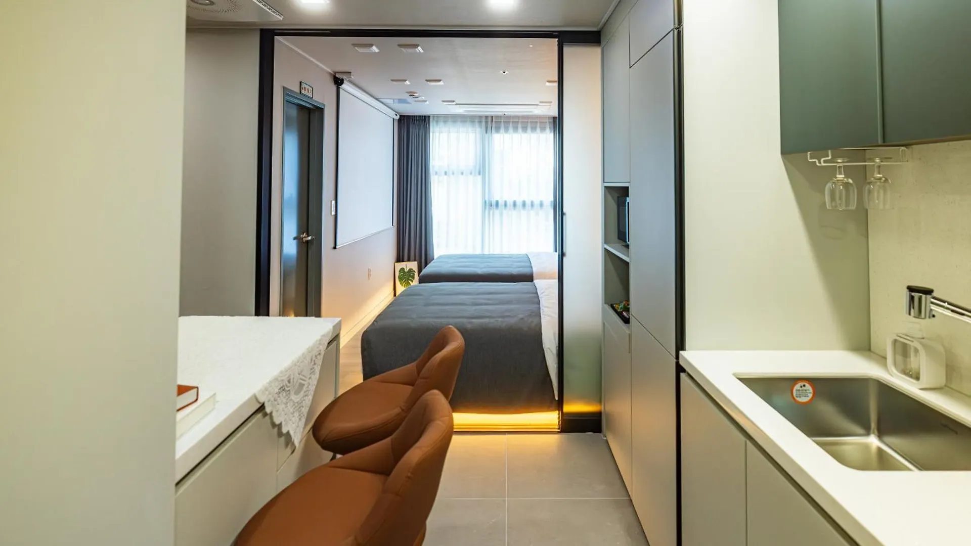 Raviens Haeundae Avenue Aparthotel Busan