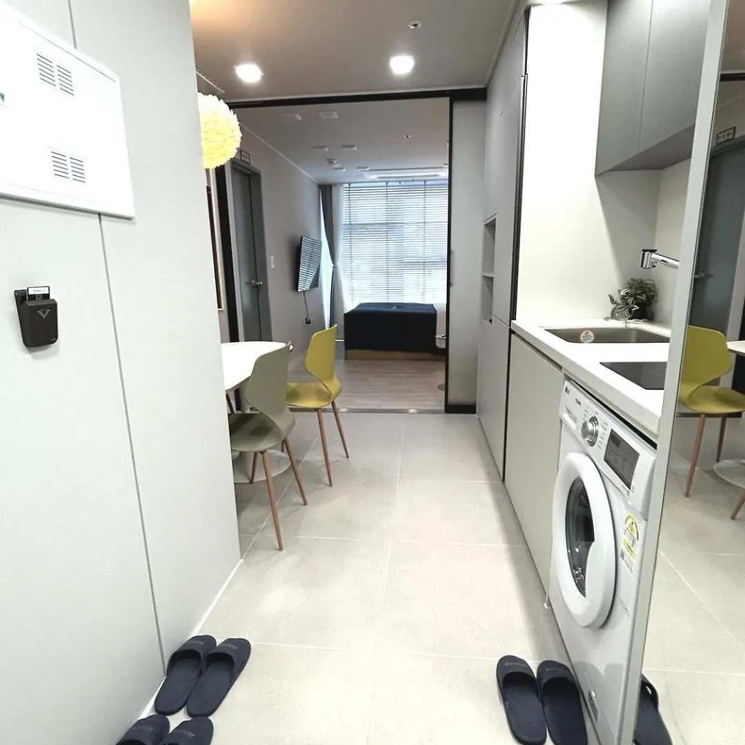 Raviens Haeundae Avenue Aparthotel Busan