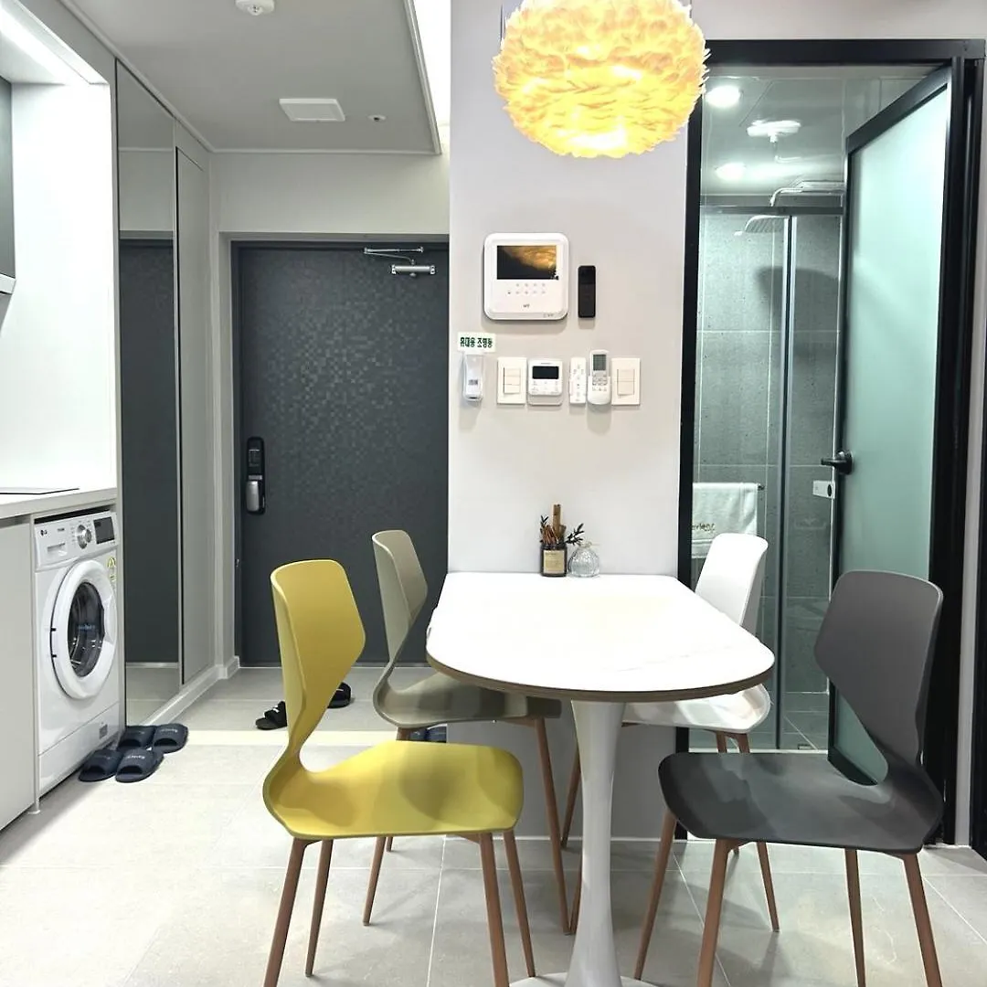 Raviens Haeundae Avenue Aparthotel Busan